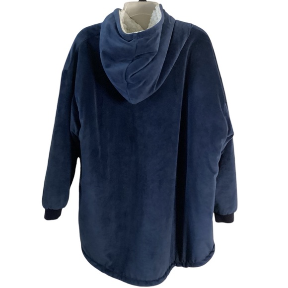 The Comfy Oversized Sherpa Lined Hooded Wearable Blanket - Picture 5 of 10